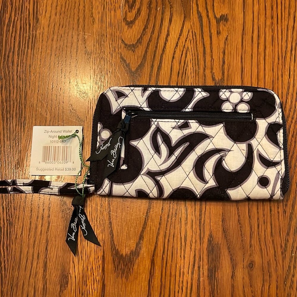 Vera Bradley zip around wallet